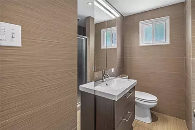 1025 Catherine Dr, Conway, PA 15027 - Photo 25