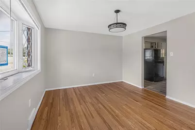 1025 Catherine Dr, Conway, PA 15027 - Photo 5