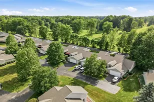 19 Golfwood Dr, Hermitage, PA 16148 - Photo 7