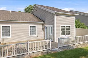 19 Golfwood Dr, Hermitage, PA 16148 - Photo 5