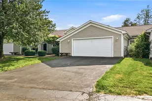 19 Golfwood Dr, Hermitage, PA 16148 - Photo 3