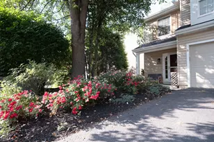 255 Commons Dr, Oakmont, PA 15139 - Photo 3