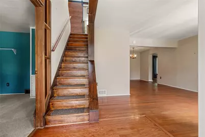 330 Klamath Dr, Robinson Twp, PA 15205 - Photo 5