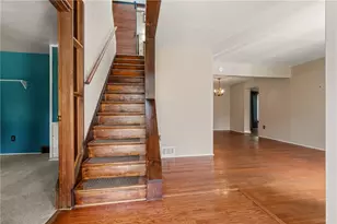 330 Klamath Dr, Robinson Twp, PA 15205 - Photo 5