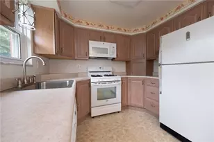 3885 Coldwater Dr, Hampton, PA 15101 - Photo 5