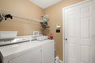 1734 Queens Dr, South Park, PA 15129 - Photo 27