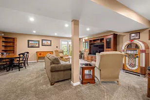1734 Queens Dr, South Park, PA 15129 - Photo 31