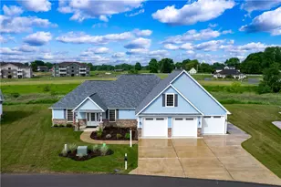 314 Nicklaus Ct, Liberty Township, PA 16127 - Photo 7