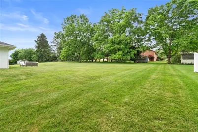 331 Lejeune Dr, Hempfield Township, PA 15601 - Photo 23