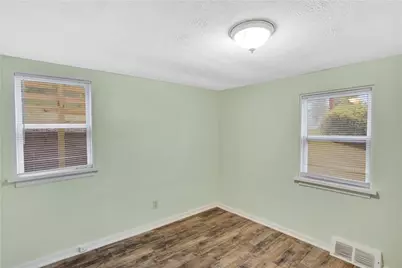 121 College Ave, Pittsburgh, PA 15239 - Photo 15