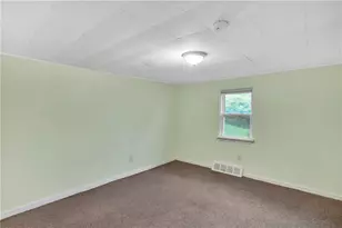 121 College Ave, Pittsburgh, PA 15239 - Photo 19