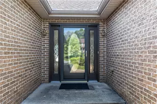 108 Winfield Manor Dr, Adams Township, PA 16046 - Photo 5