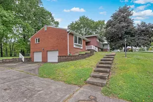 3450 Woodland Dr, Murrysville, PA 15668 - Photo 3