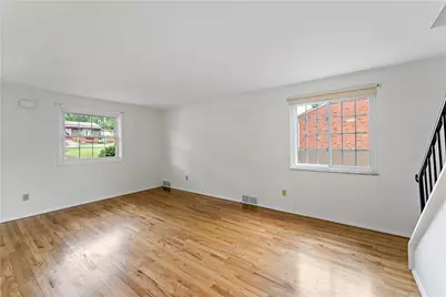212 Mardi Gras Dr, Pittsburgh, PA 15239 - Photo 5