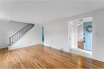 212 Mardi Gras Dr, Pittsburgh, PA 15239 - Photo 3