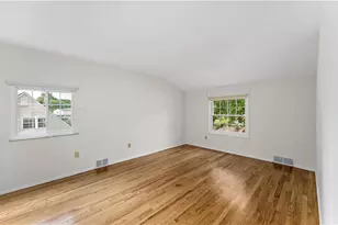 212 Mardi Gras Dr, Pittsburgh, PA 15239 - Photo 13