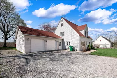 431 Sunset Dr, Center Township, PA 16001 - Photo 3