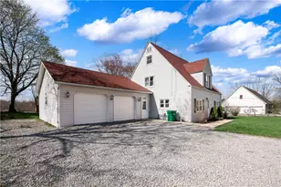 431 Sunset Dr, Center Township, PA 16001 - Photo 3