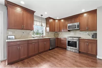 2225 Watchfield Dr, South Park, PA 15129 - Photo 7