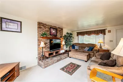 168 Carmella Dr, White Oak, PA 15131 - Photo 9