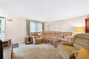 1805 Cedaridge Dr, South Park, PA 15129 - Photo 5