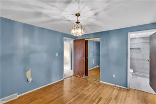 721 Pine Valley Dr, Pittsburgh, PA 15239 - Photo 15