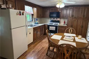 2753 Valleyview Dr, Lower Burrell, PA 15068 - Photo 9
