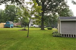 254 Fairmont Dr, Hermitage, PA 16148 - Photo 9