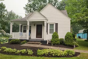 254 Fairmont Dr, Hermitage, PA 16148 - Photo 1