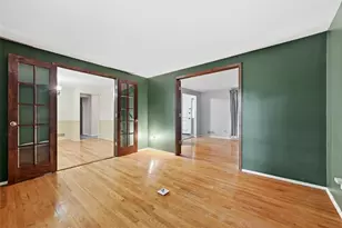 2060 Aldergrove Dr, Pittsburgh, PA 15101 - Photo 13