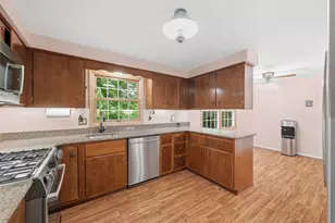 2060 Aldergrove Dr, Pittsburgh, PA 15101 - Photo 17