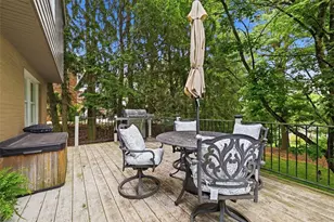 2060 Aldergrove Dr, Pittsburgh, PA 15101 - Photo 37