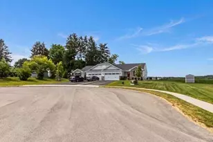 106 Jessica Ct, Chippewa Township, PA 15010 - Photo 5