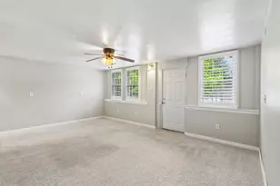 1065 Grandview Ave, Bridgeville, PA 15017 - Photo 17