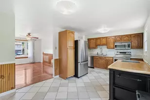 320 Sunridge Dr, Economy, PA 15042 - Photo 11