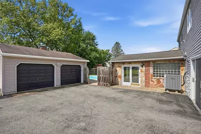 320 Sunridge Drive, Economy, PA 15042 - Photo 37
