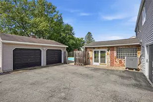320 Sunridge Dr, Economy, PA 15042 - Photo 37
