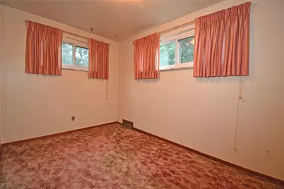 564 Marylea Ave, Pittsburgh, PA 15227 - Photo 17