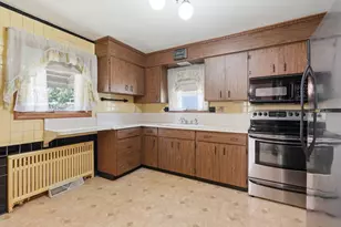 411 Phillips Ave, Stowe Township, PA 15136 - Photo 9