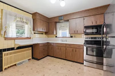 411 Phillips Avenue, Stowe Township, PA 15136 - Photo 9