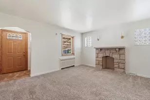 411 Phillips Ave, Stowe Township, PA 15136 - Photo 3