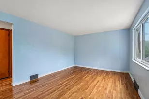 230 Calmar Dr, Pittsburgh, PA 15147 - Photo 5