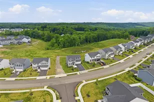 333 Arden Dr, Lancaster Township, PA 16037 - Photo 27