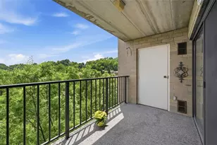 1400 Smokey Wood Dr, Pittsburgh, PA 15218 - Photo 9