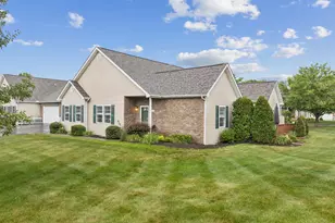 113 Clearwater Dr, Ellwood City, PA 16117 - Photo 3