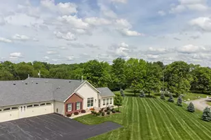 6153 Heatherfield Ct, Lancaster Township, PA 16037 - Photo 31