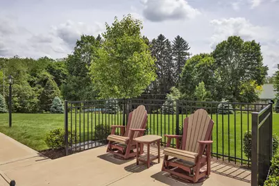 6153 Heatherfield Ct, Lancaster Township, PA 16037 - Photo 7