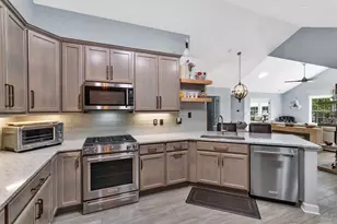 6153 Heatherfield Ct, Lancaster Township, PA 16037 - Photo 19