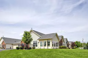 6153 Heatherfield Ct, Lancaster Township, PA 16037 - Photo 3