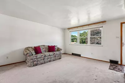 128 Louis Drive, Stowe Township, PA 15136 - Photo 5